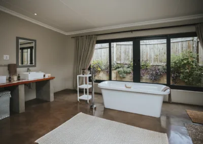Rockdell Rhino Room Bathroom